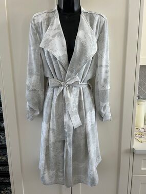 Babaton Gray and White Printed Trench Coat